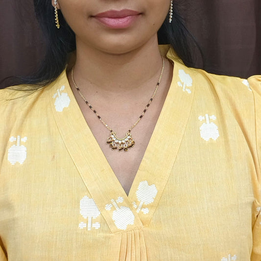 Short black beads