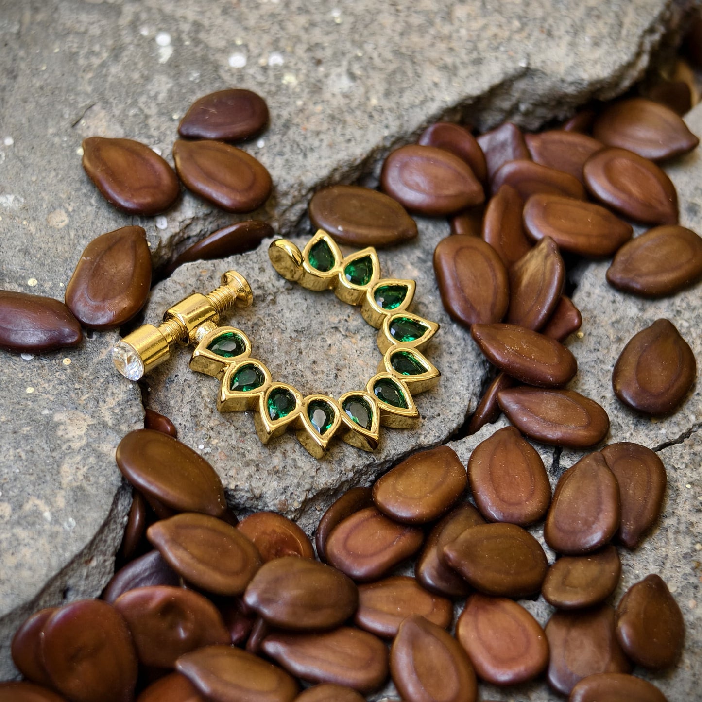 Nose pin (Green)