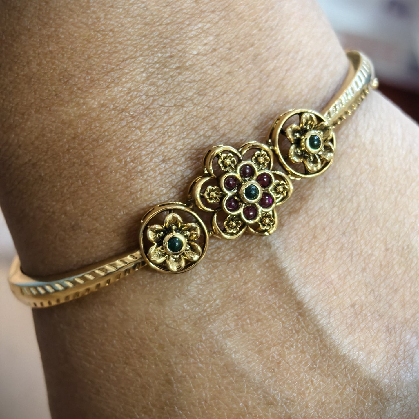 Offer Kada