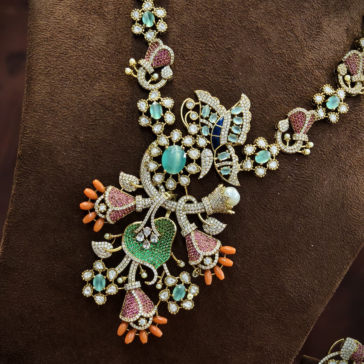 Multicolor Victorian Diamond Short Neckpiece