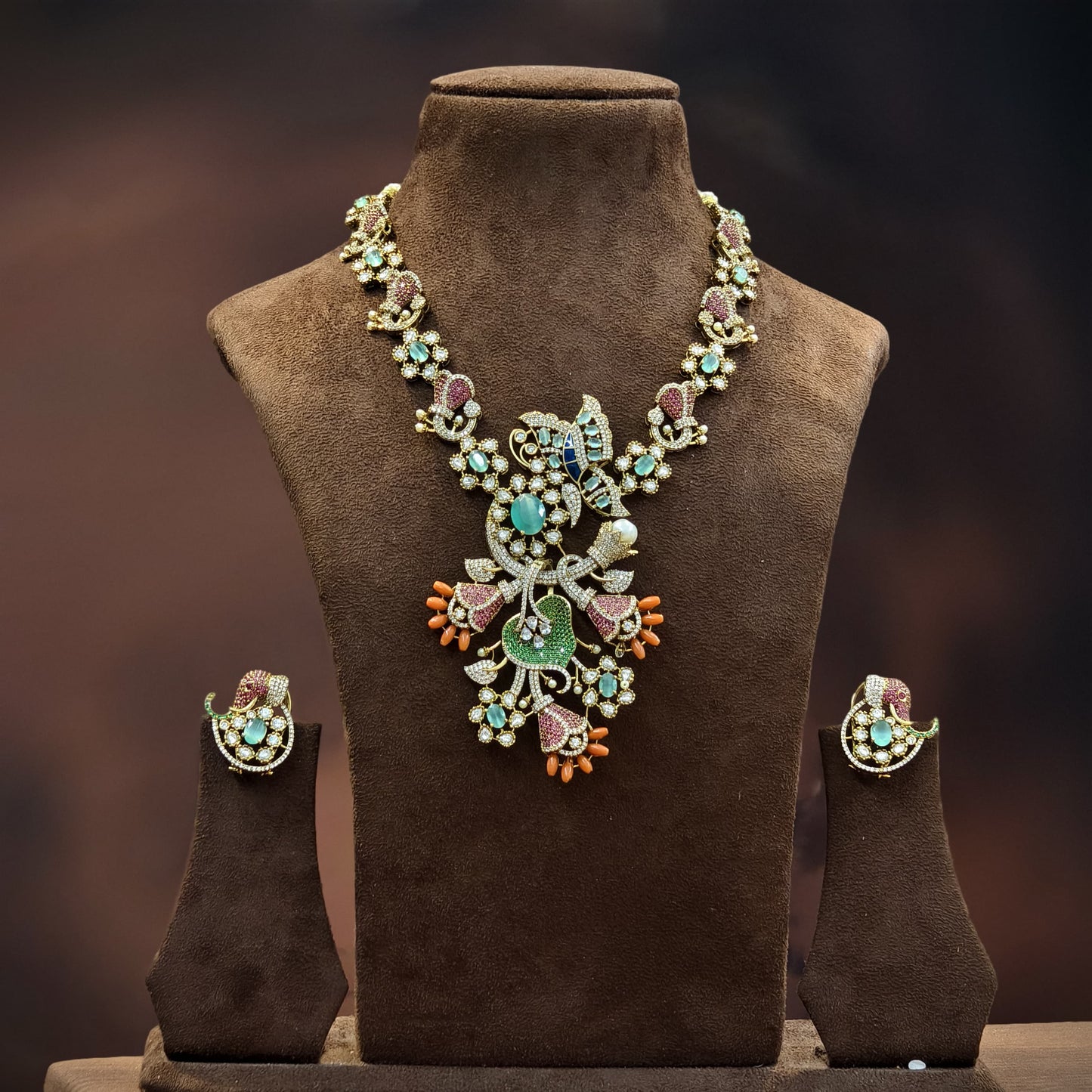 Multicolor Victorian Diamond Short Neckpiece
