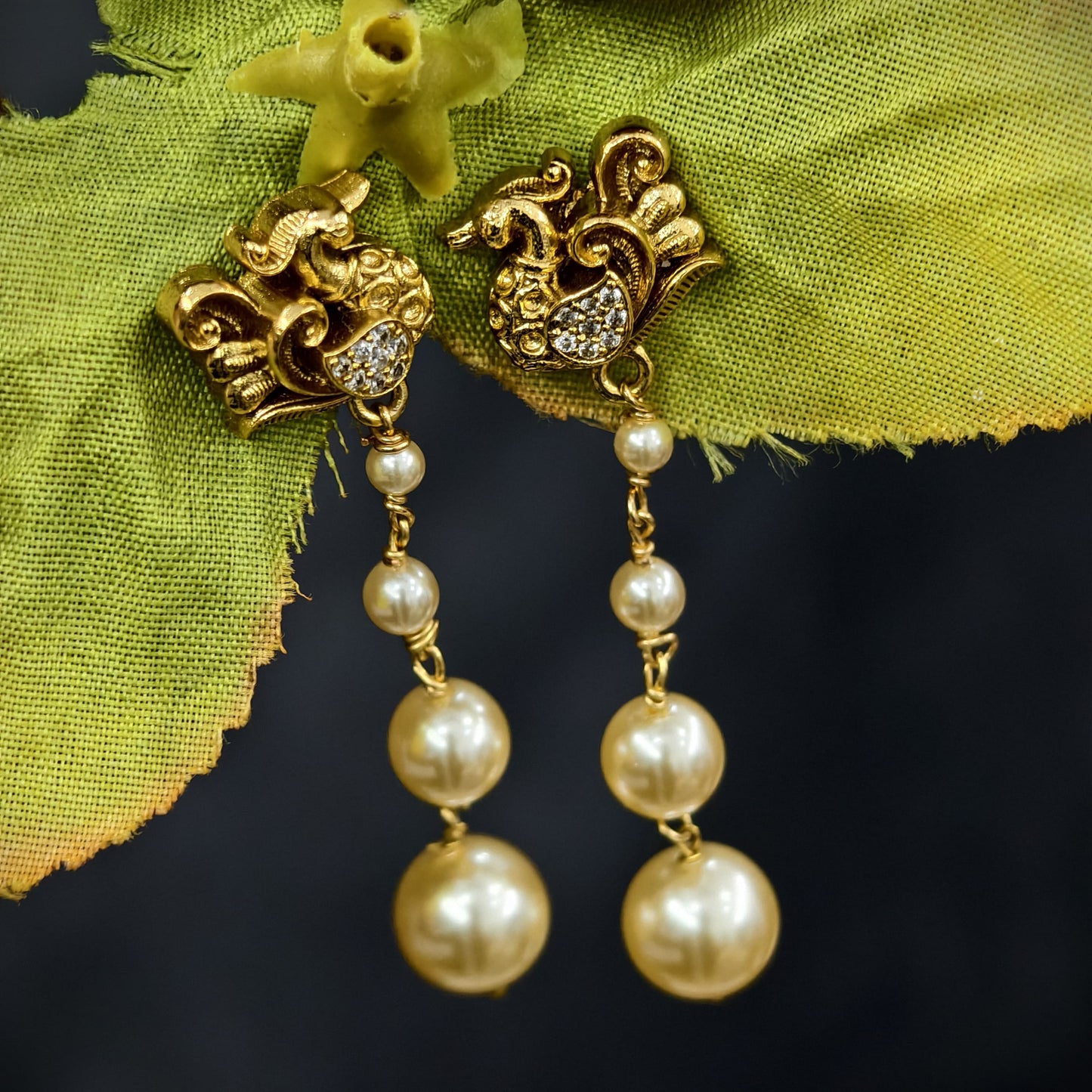String earrings(peacock)