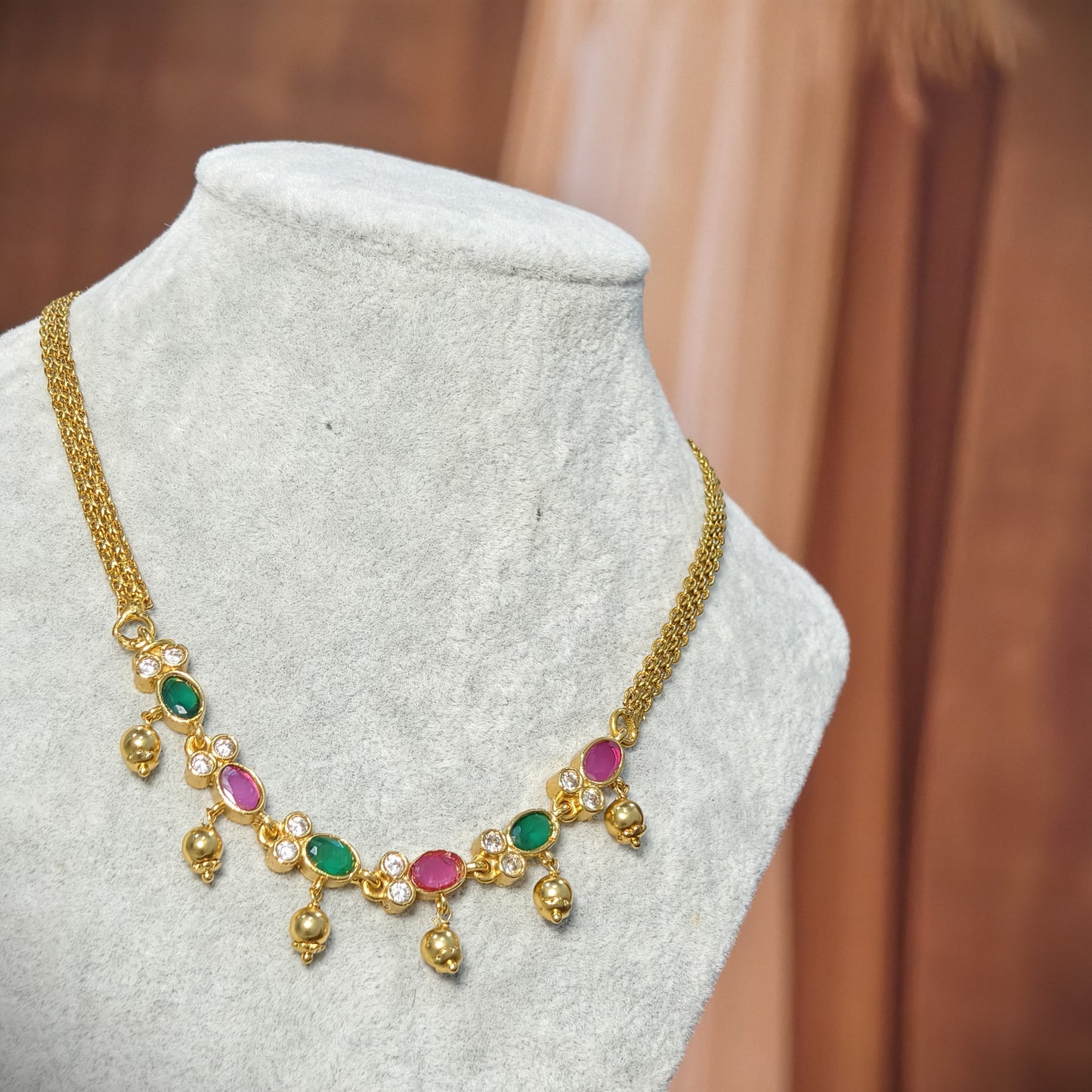 Green &pink chocker