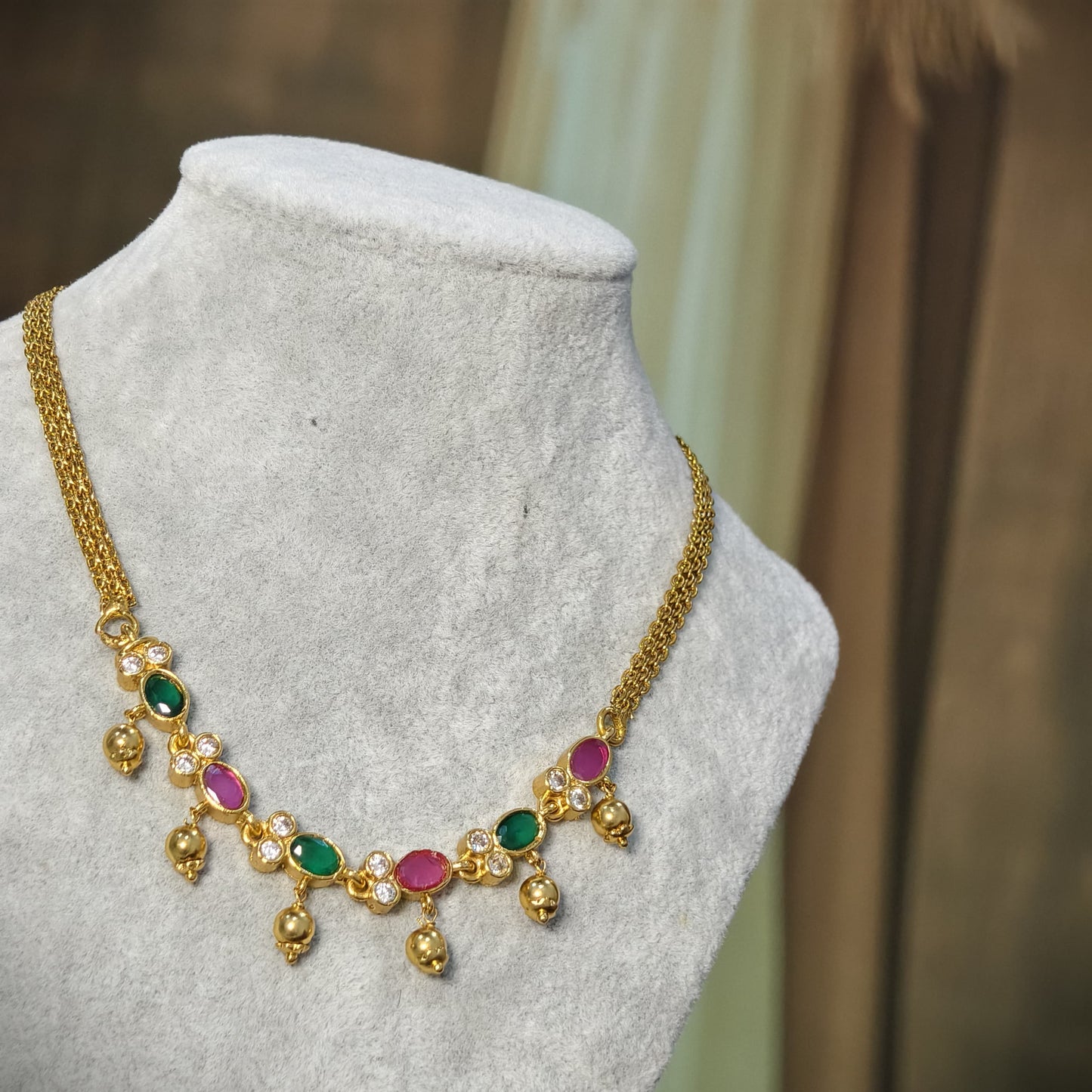 Green &pink chocker