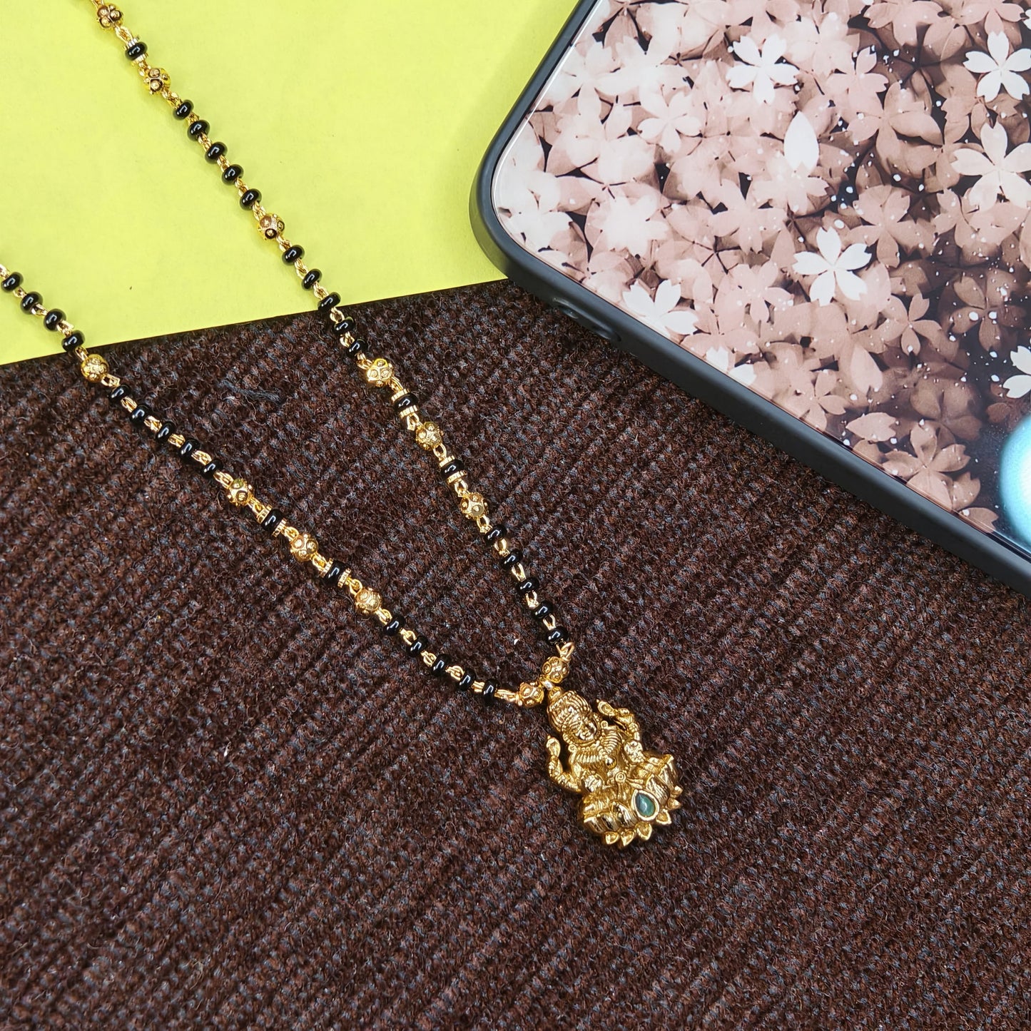 Short black beads