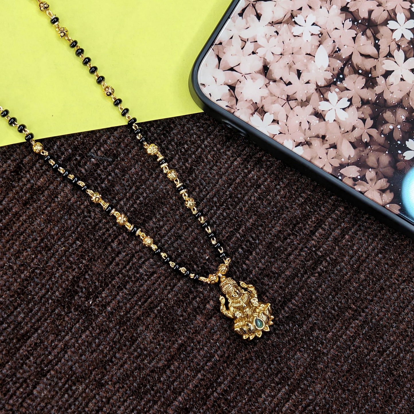 Short black beads