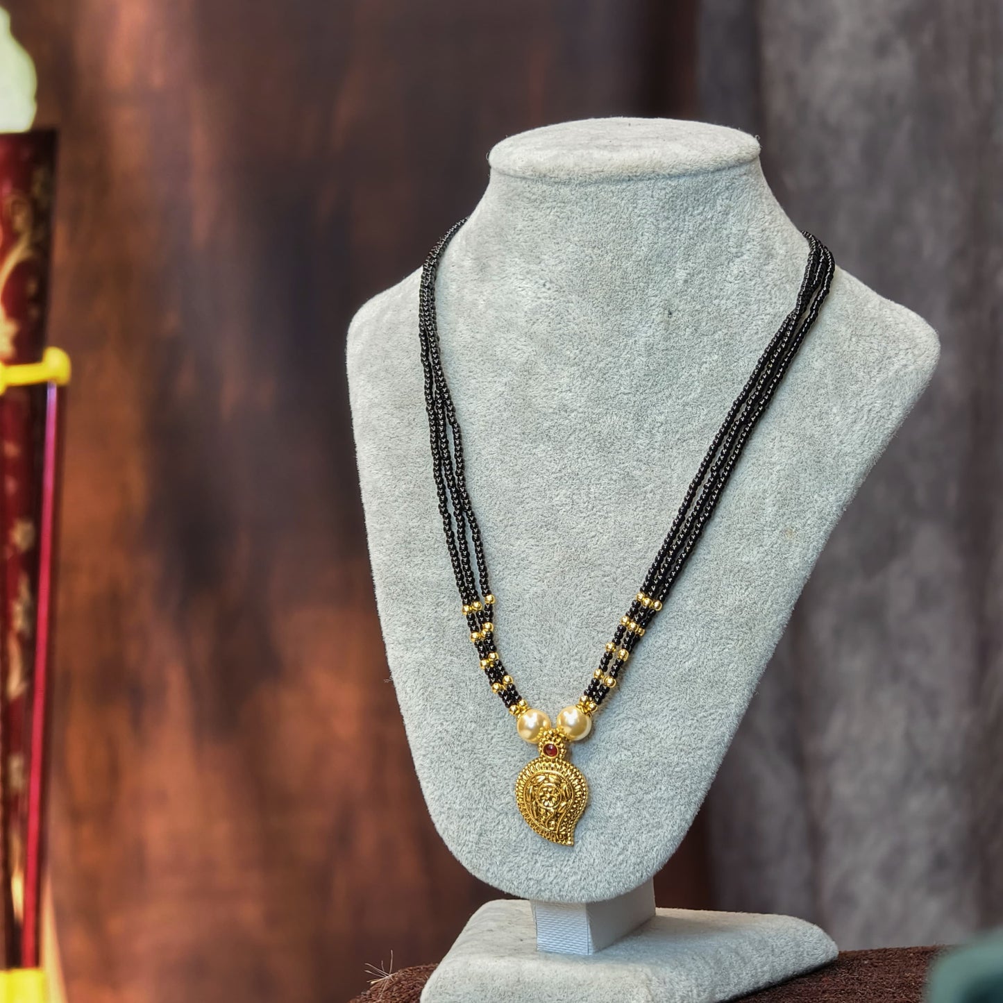 Mango black beads