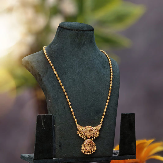 Micro gold long chain with impone pendant