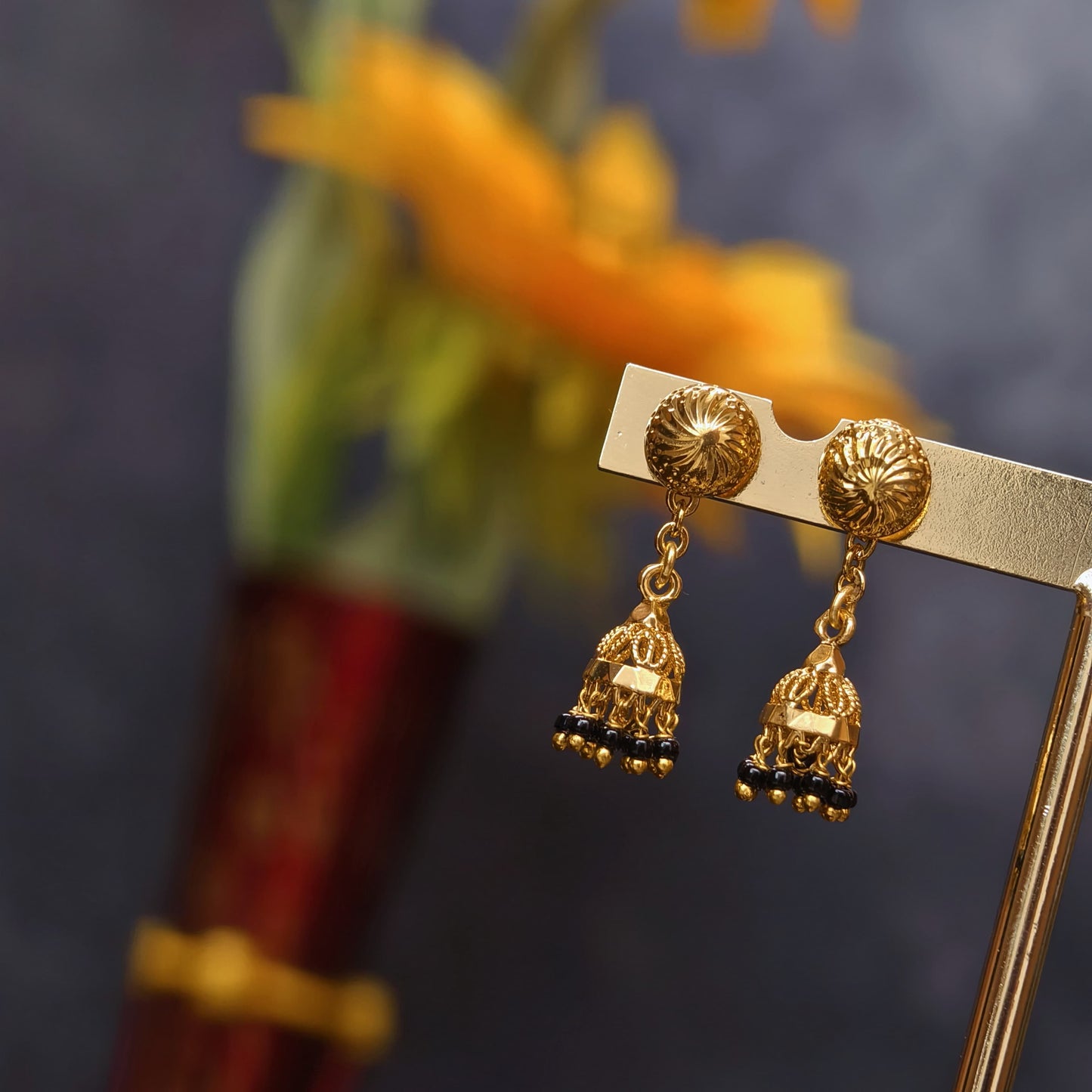 String earrings (black butta)