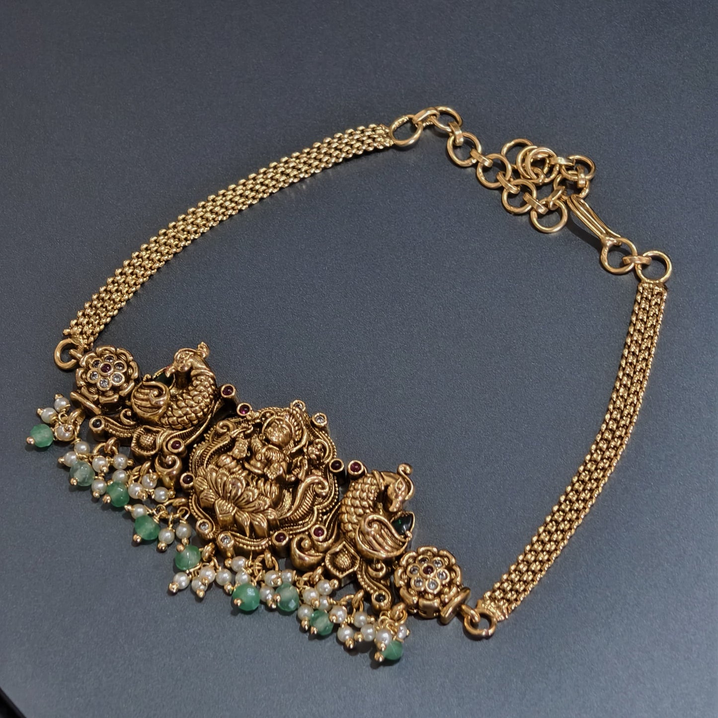 Antique finish neckset