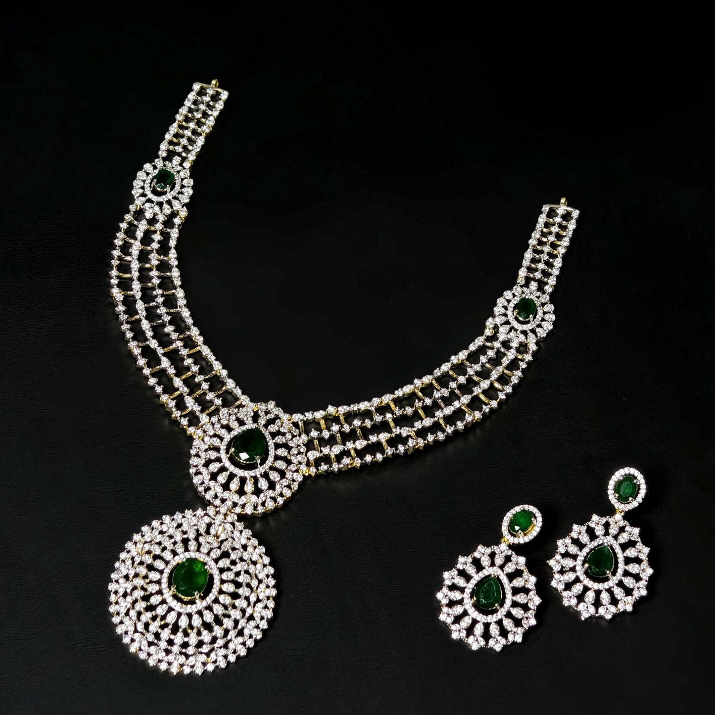 Green diamond finishing neckset