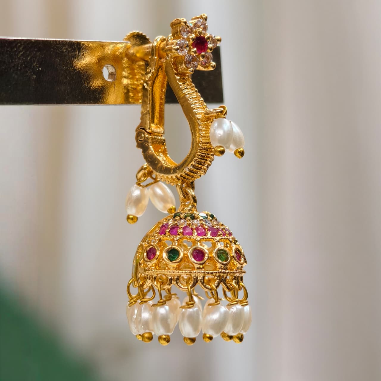 Makara Kundan