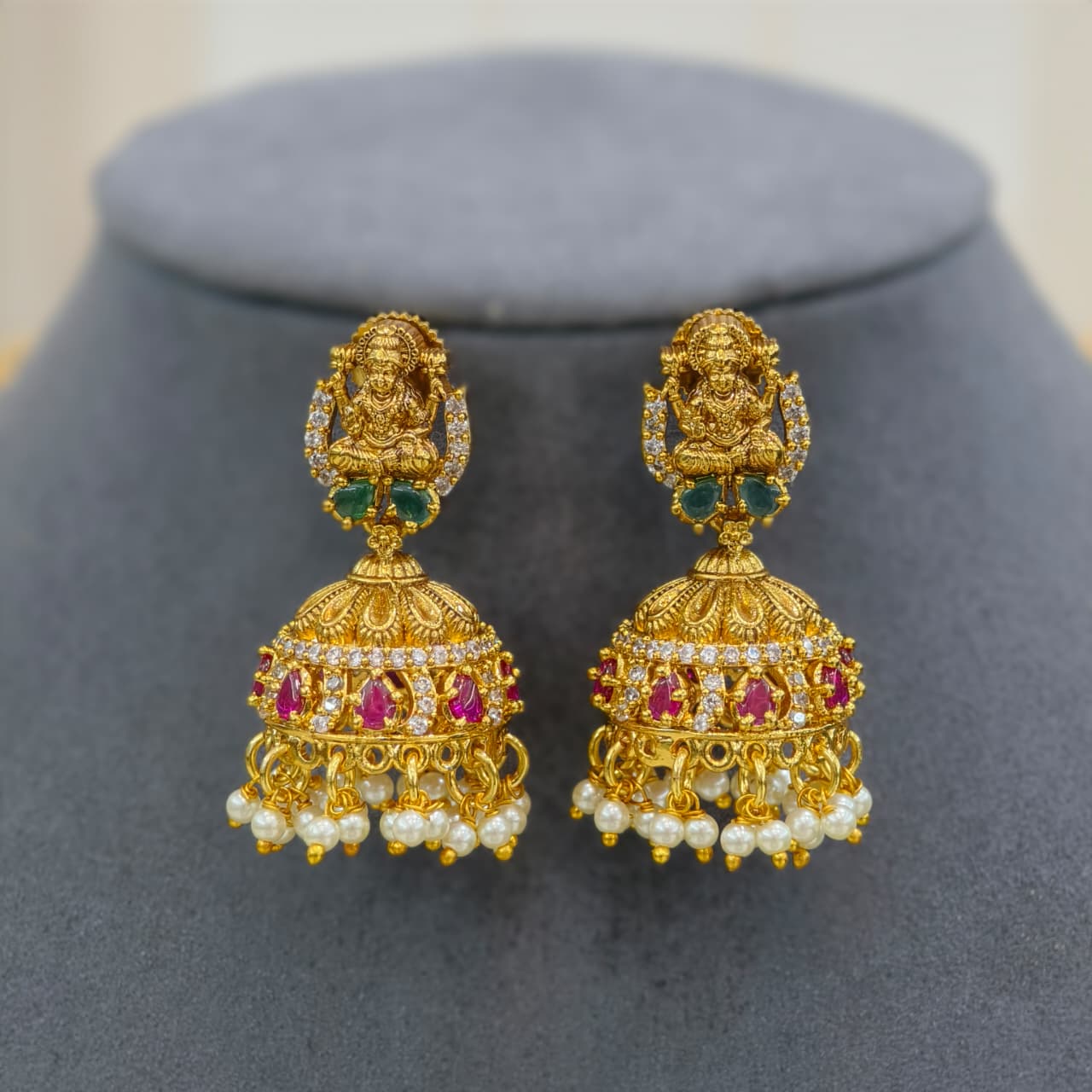 Peacock short neck set