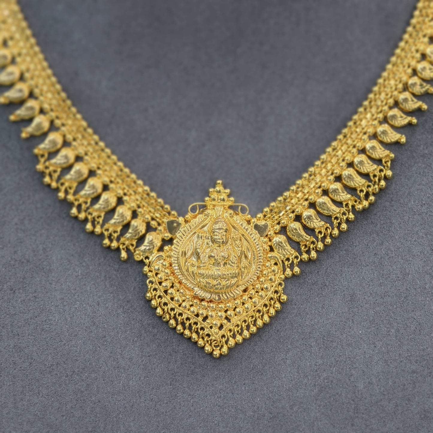 Short Mango Neckset