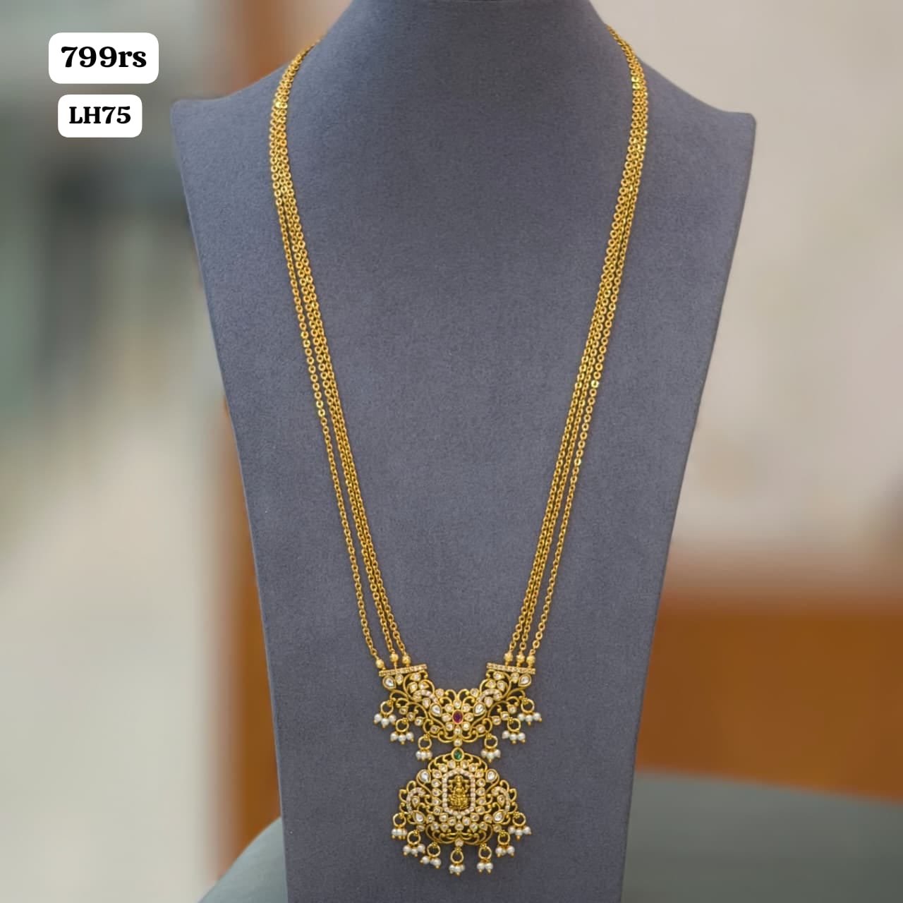 Pendent with Chandraharam