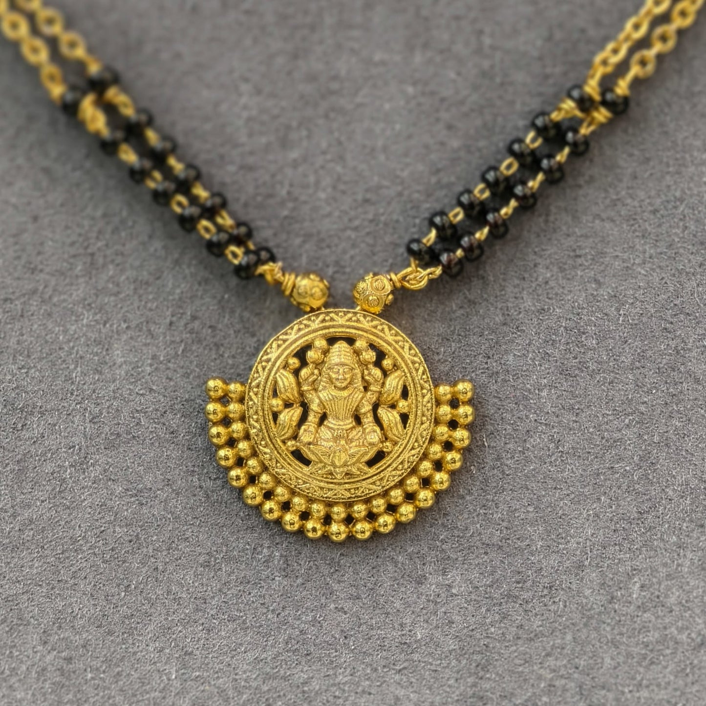 2lines Short Black beads