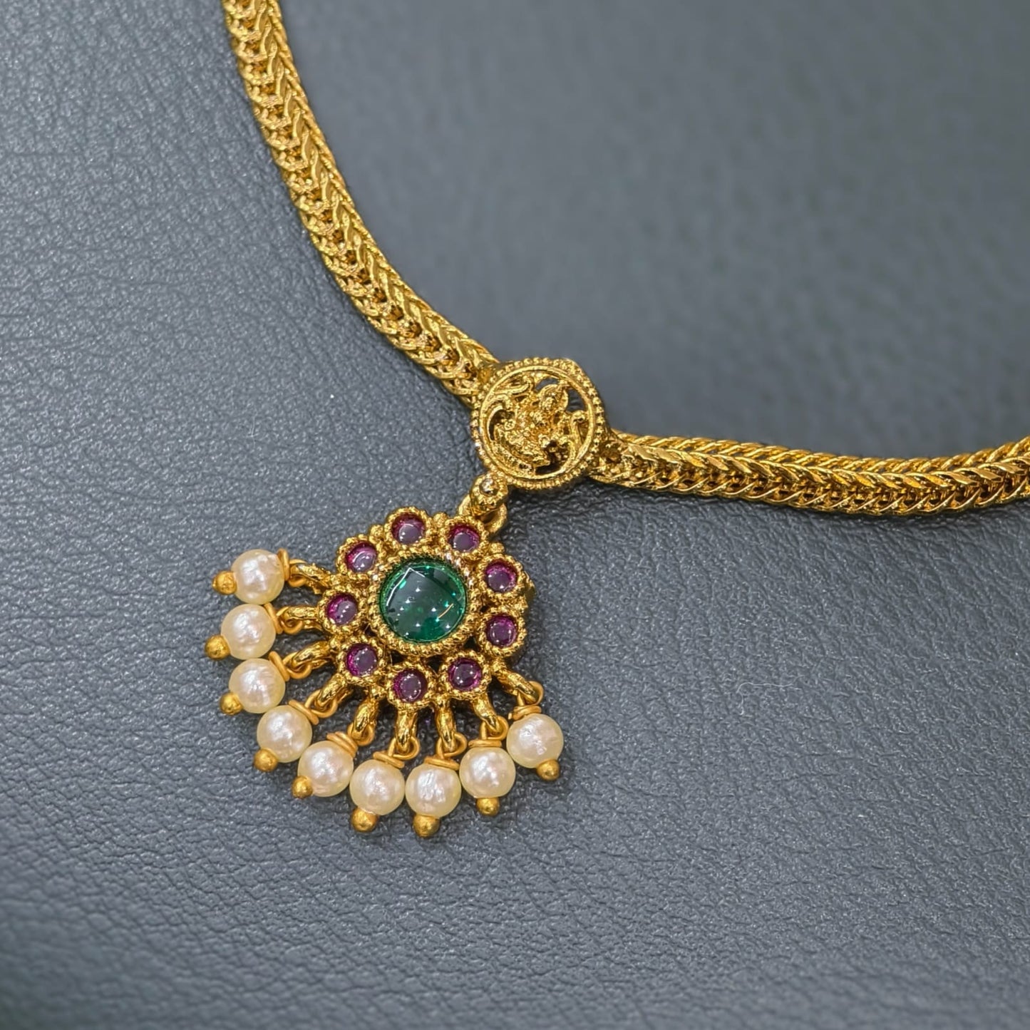 Simple Nanu patti with Earrings
