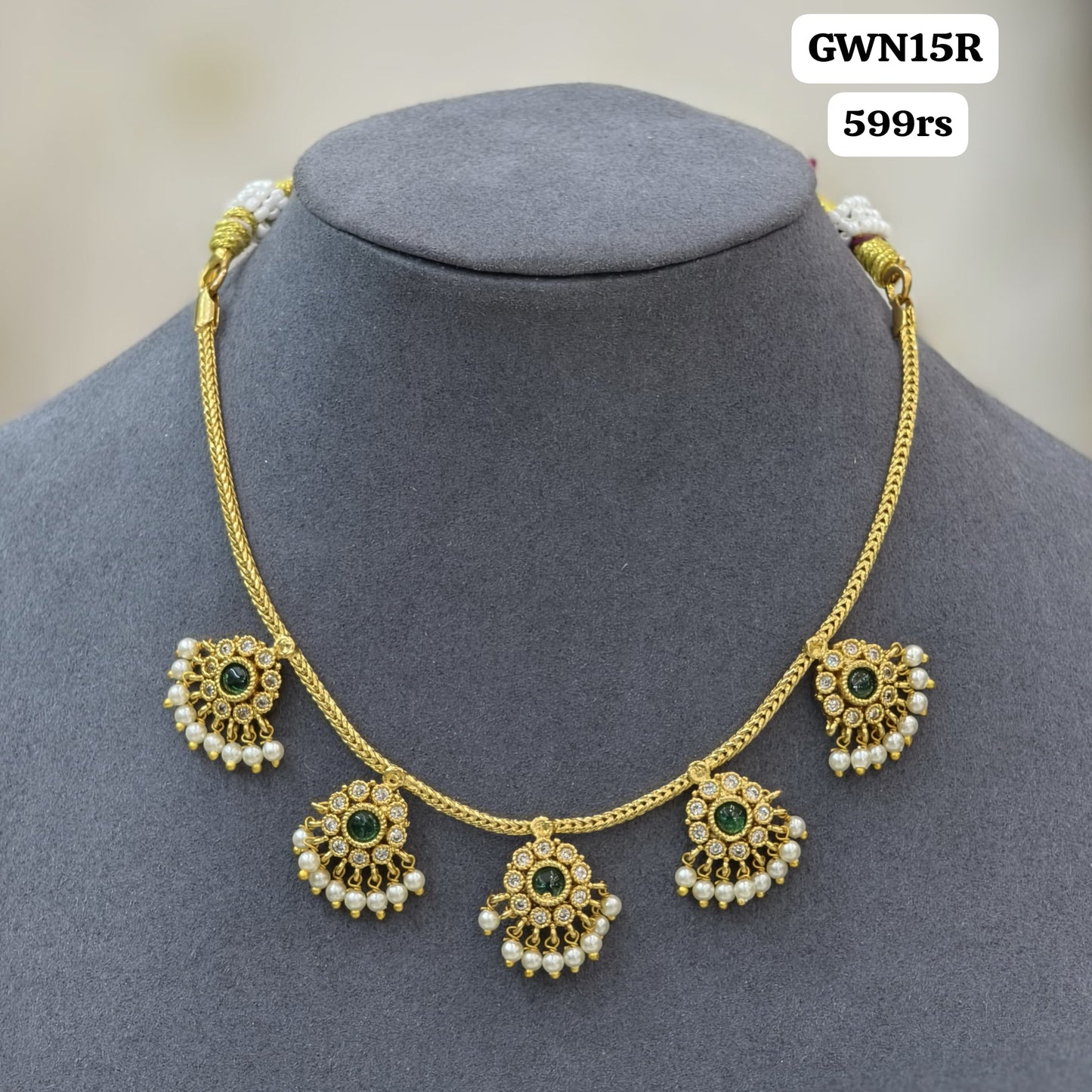 Pendants green Short Necklace