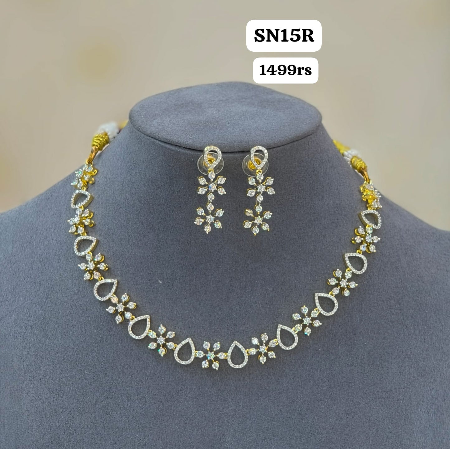 Diamond short Neckset