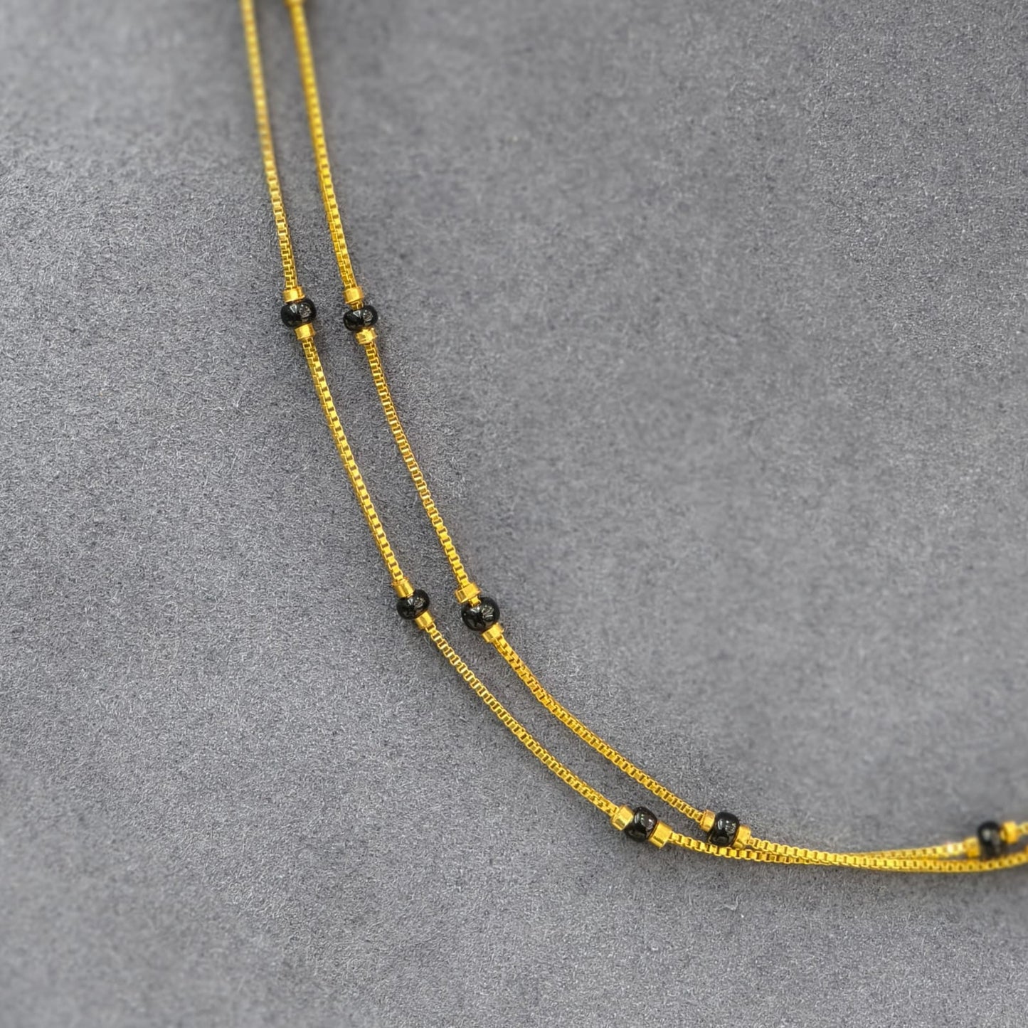 Double layer Short black beads