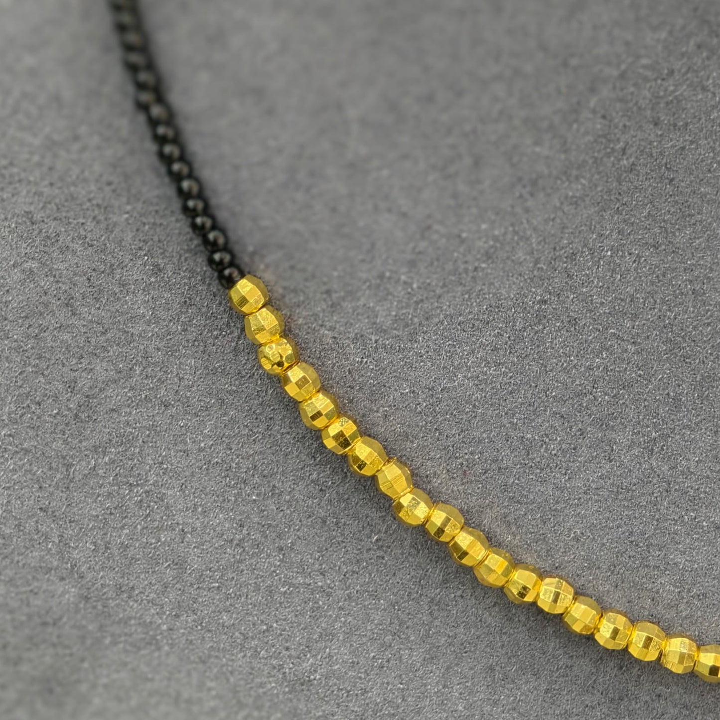 Invisible Short black & Gold beads
