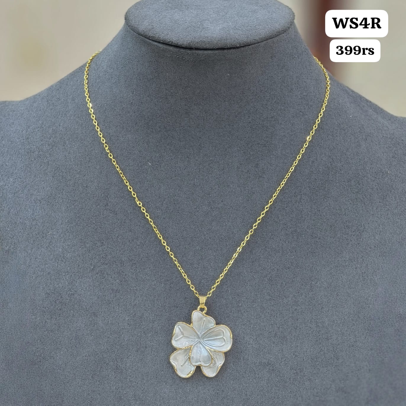 White flower Simple Chain