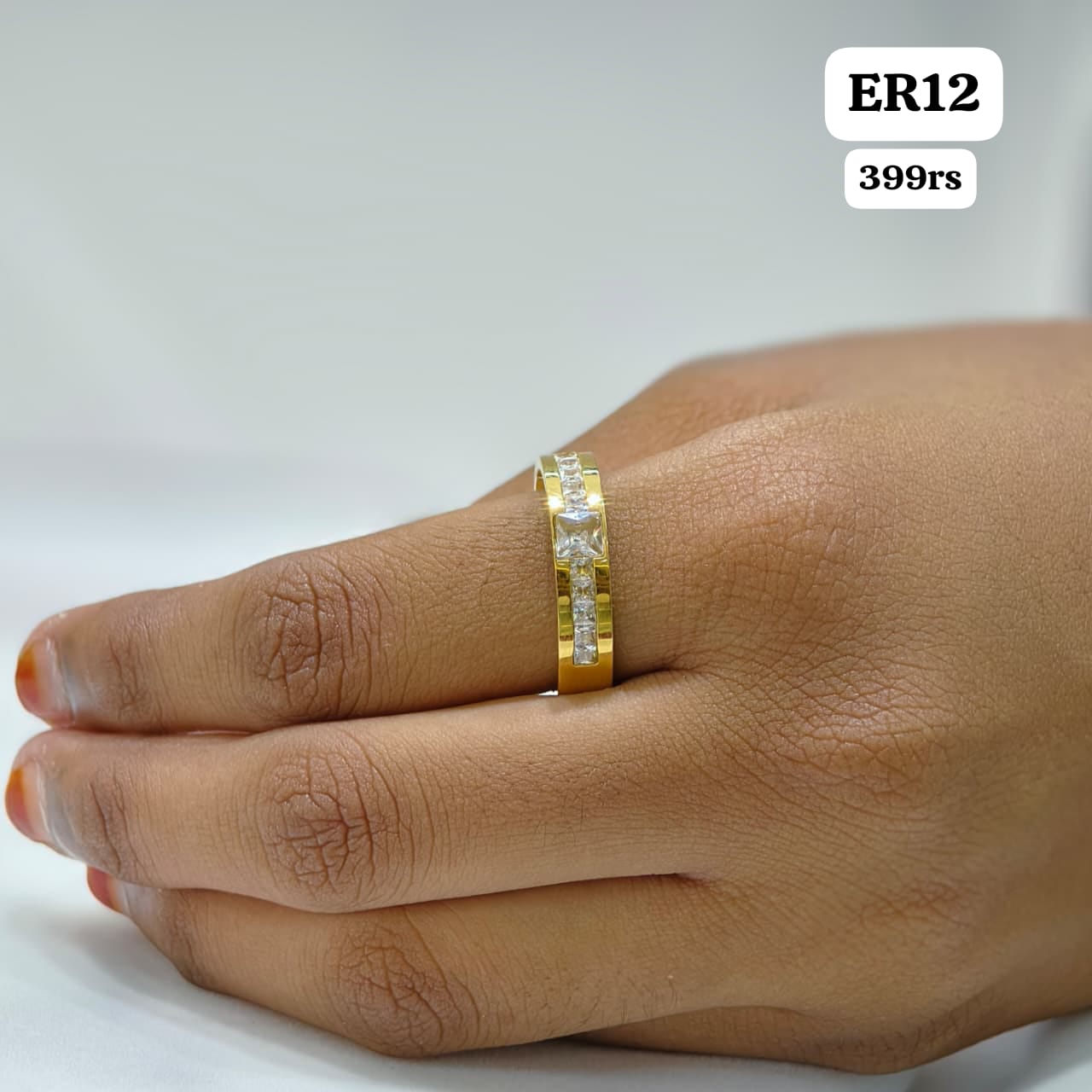 White stone Ring