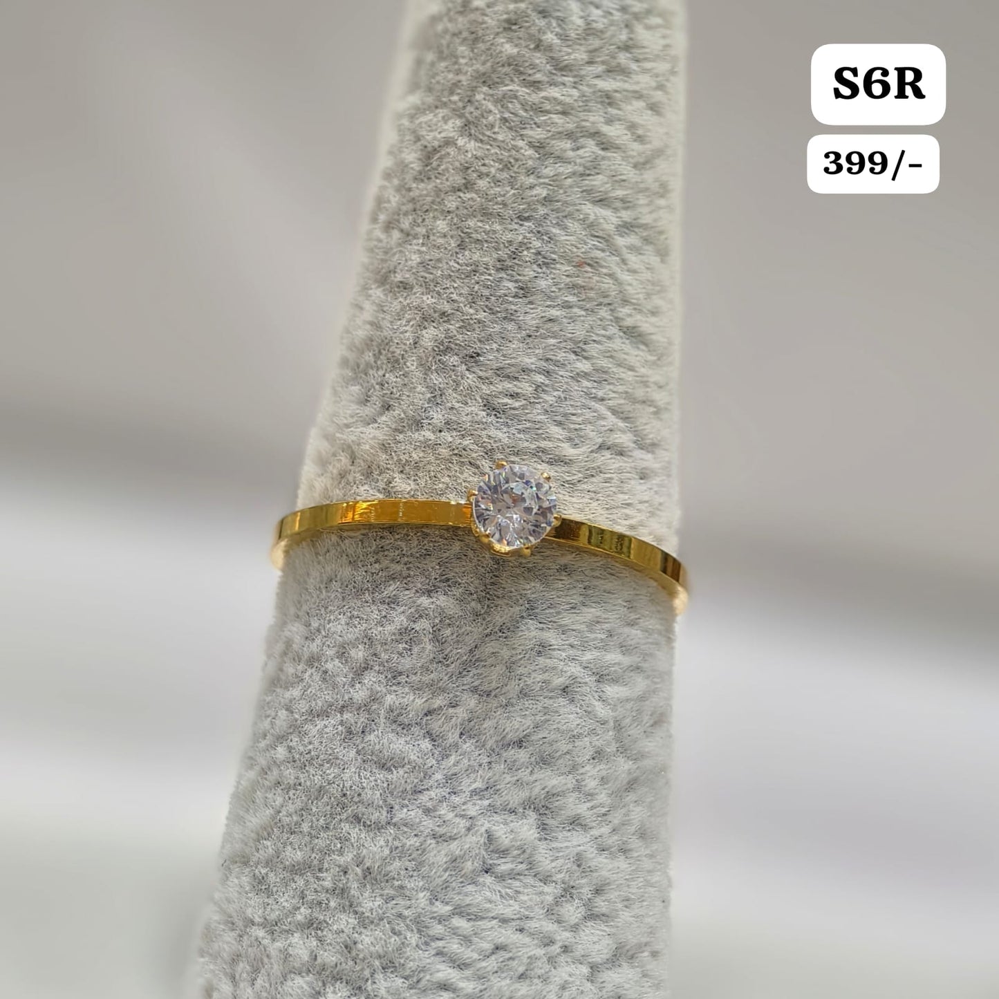 White stone Ring