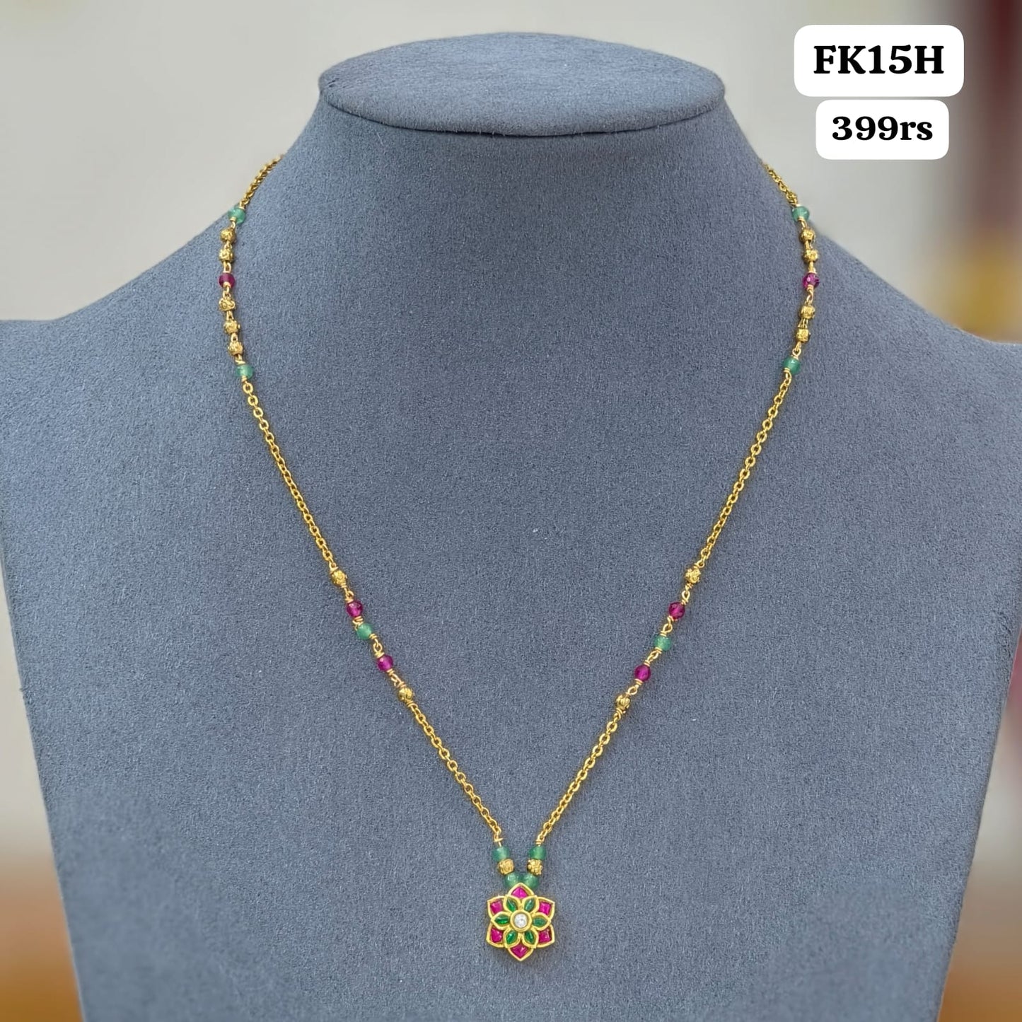 Flower pendant with Simple Chain