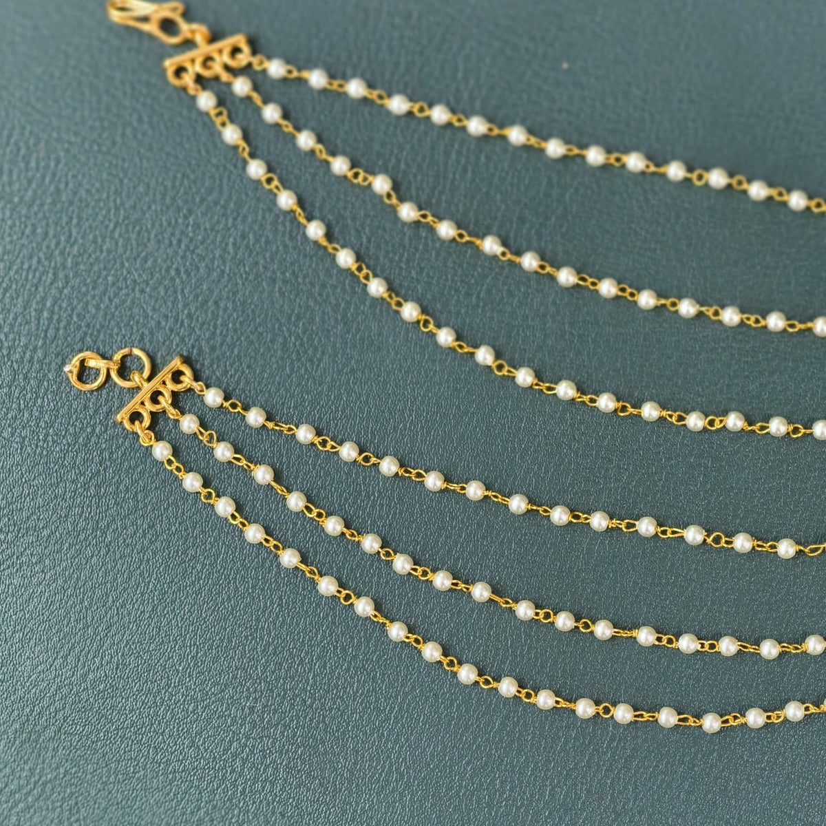 3 lines Earchains