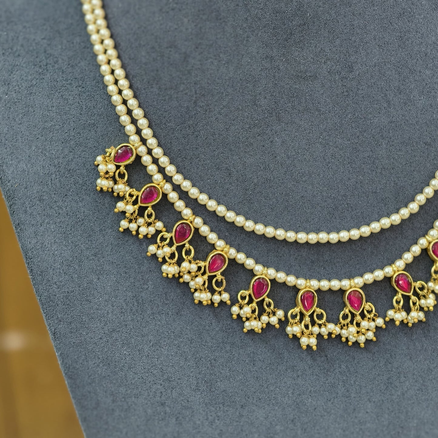 Kundan pendant with Layers Chain