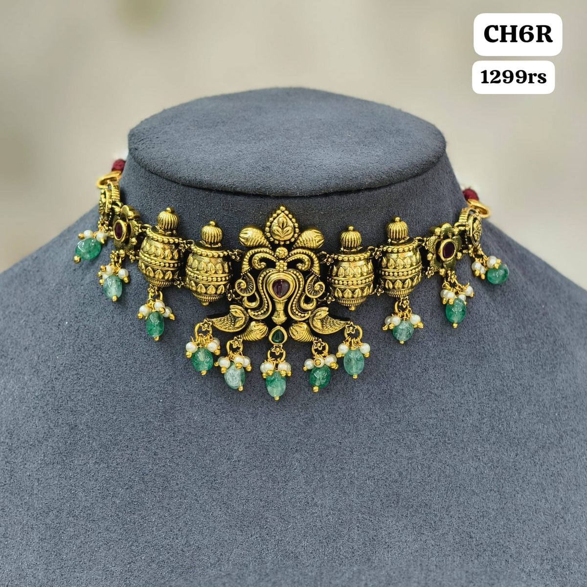Green beads Chocker