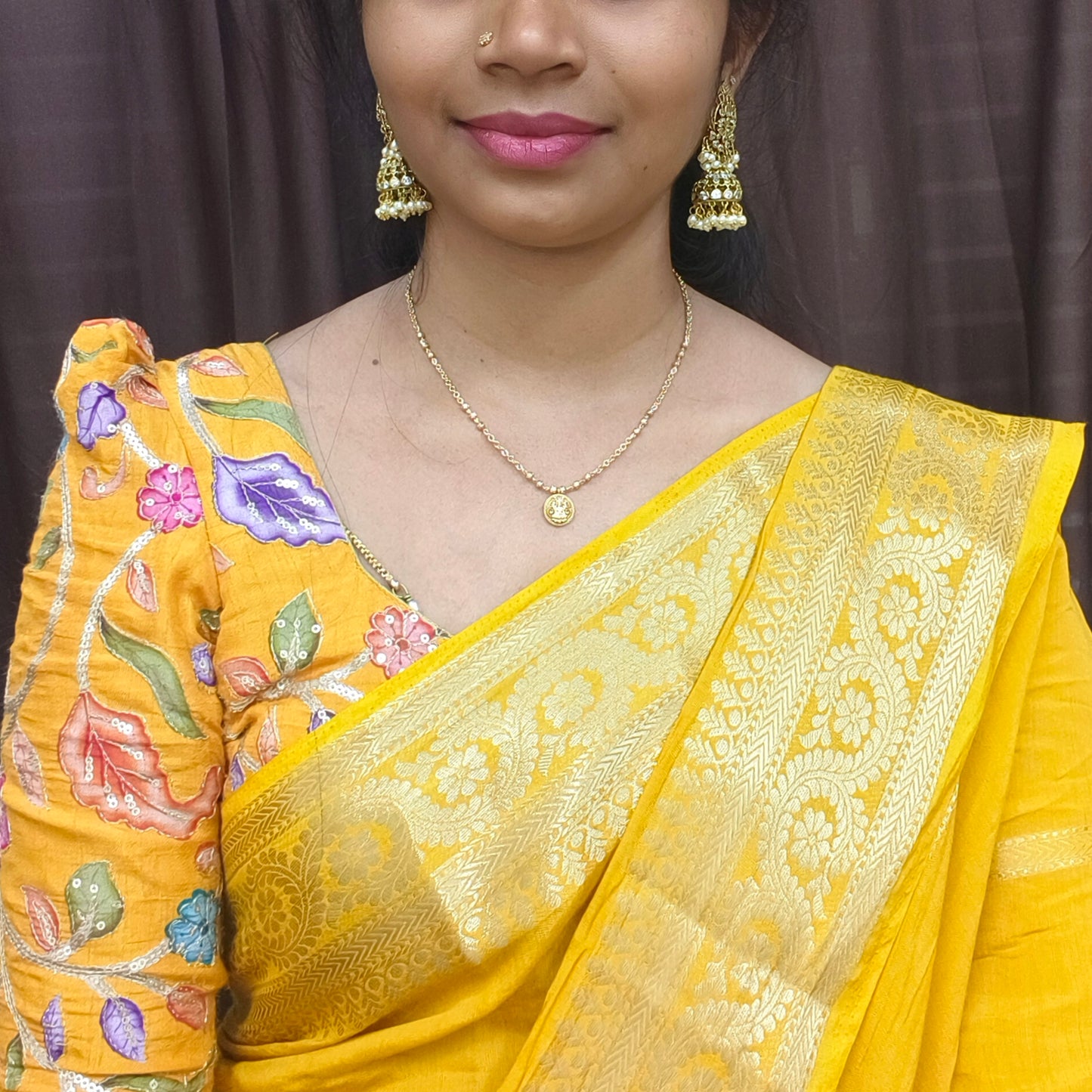 Short neck chain