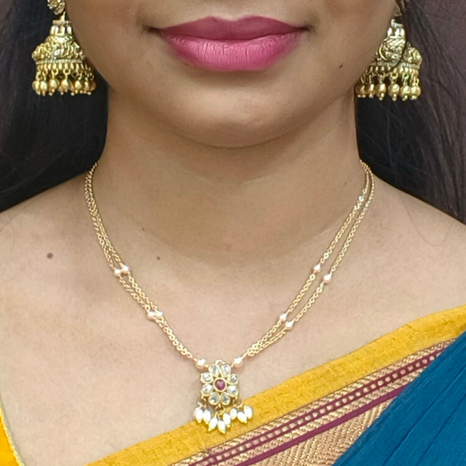 Kante stone pendant with double line Swarovski pearls chain