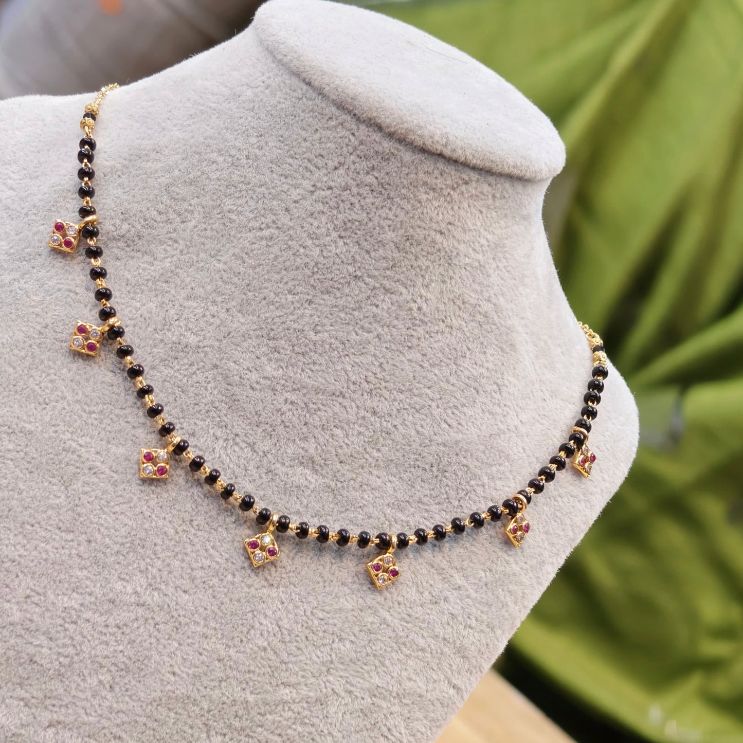 BB neckpiece