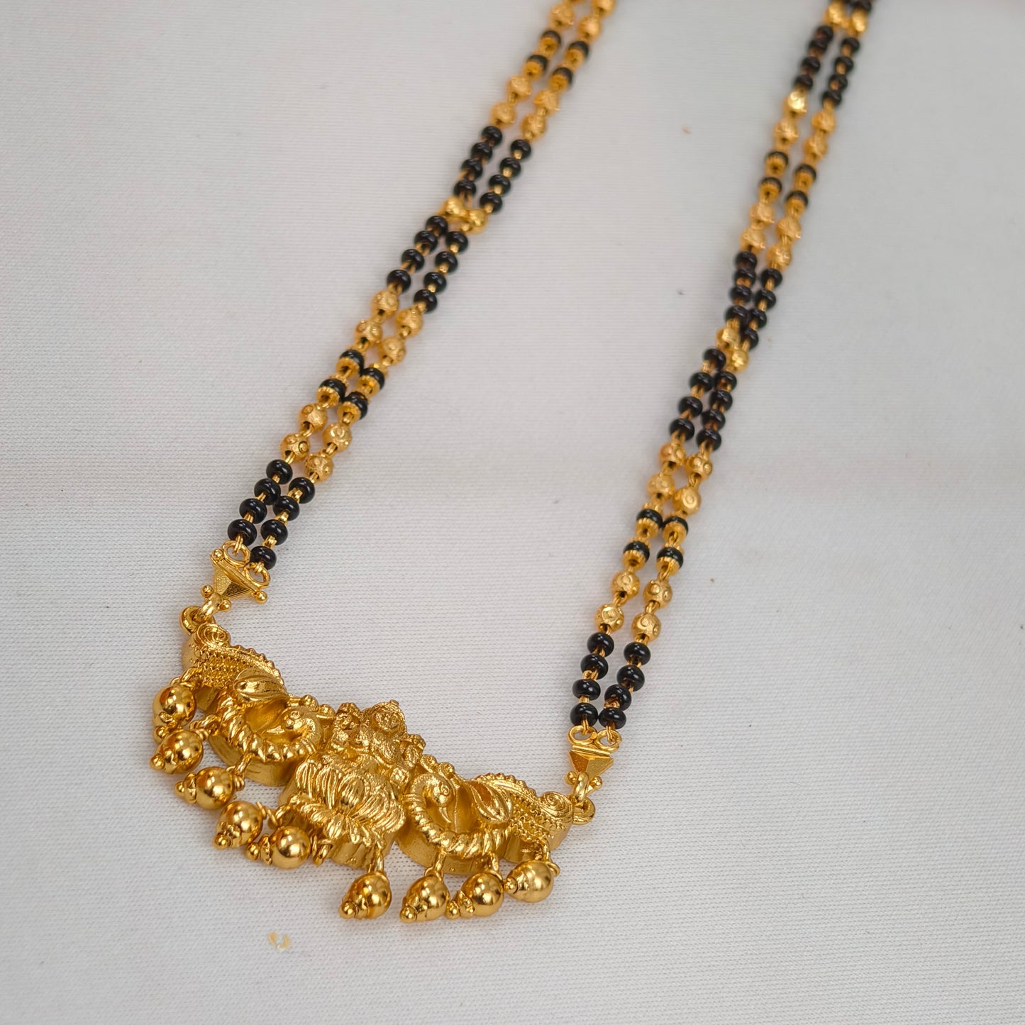 Laxmi pendant long black beads RN278H46