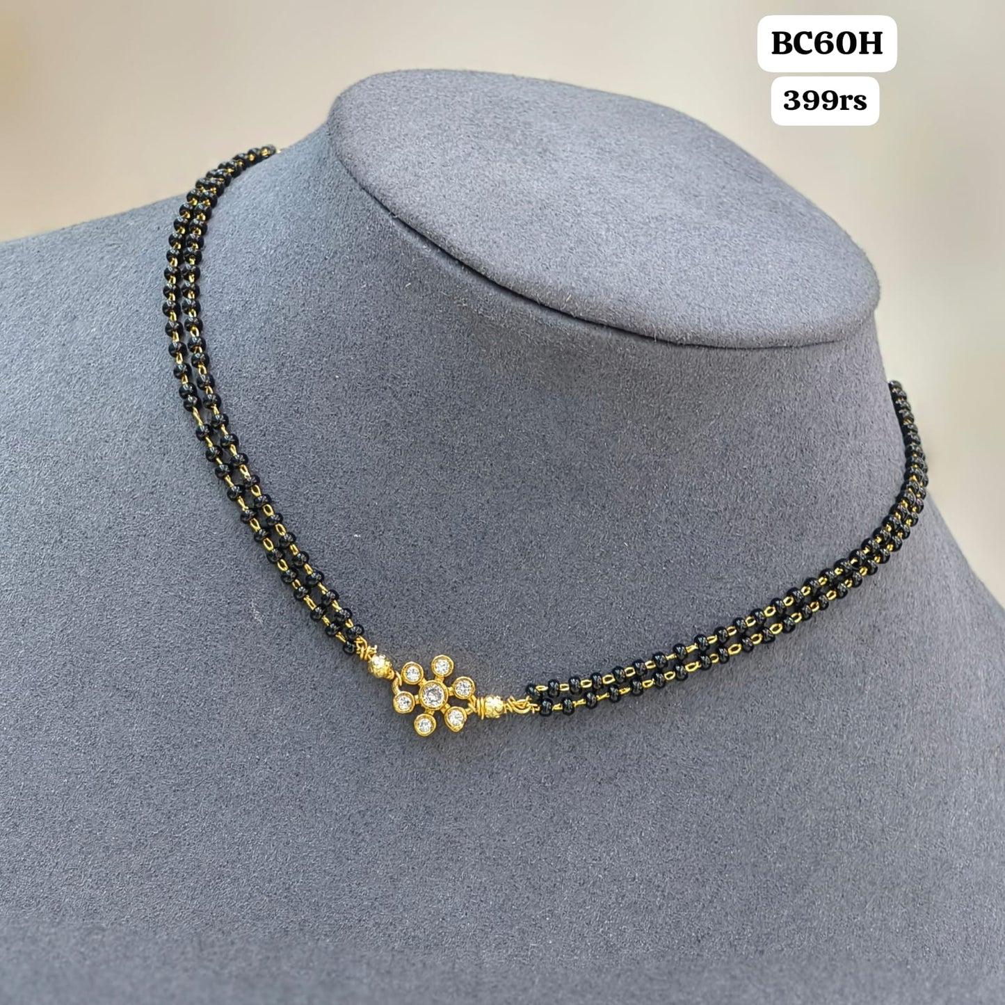 Black beads chocker