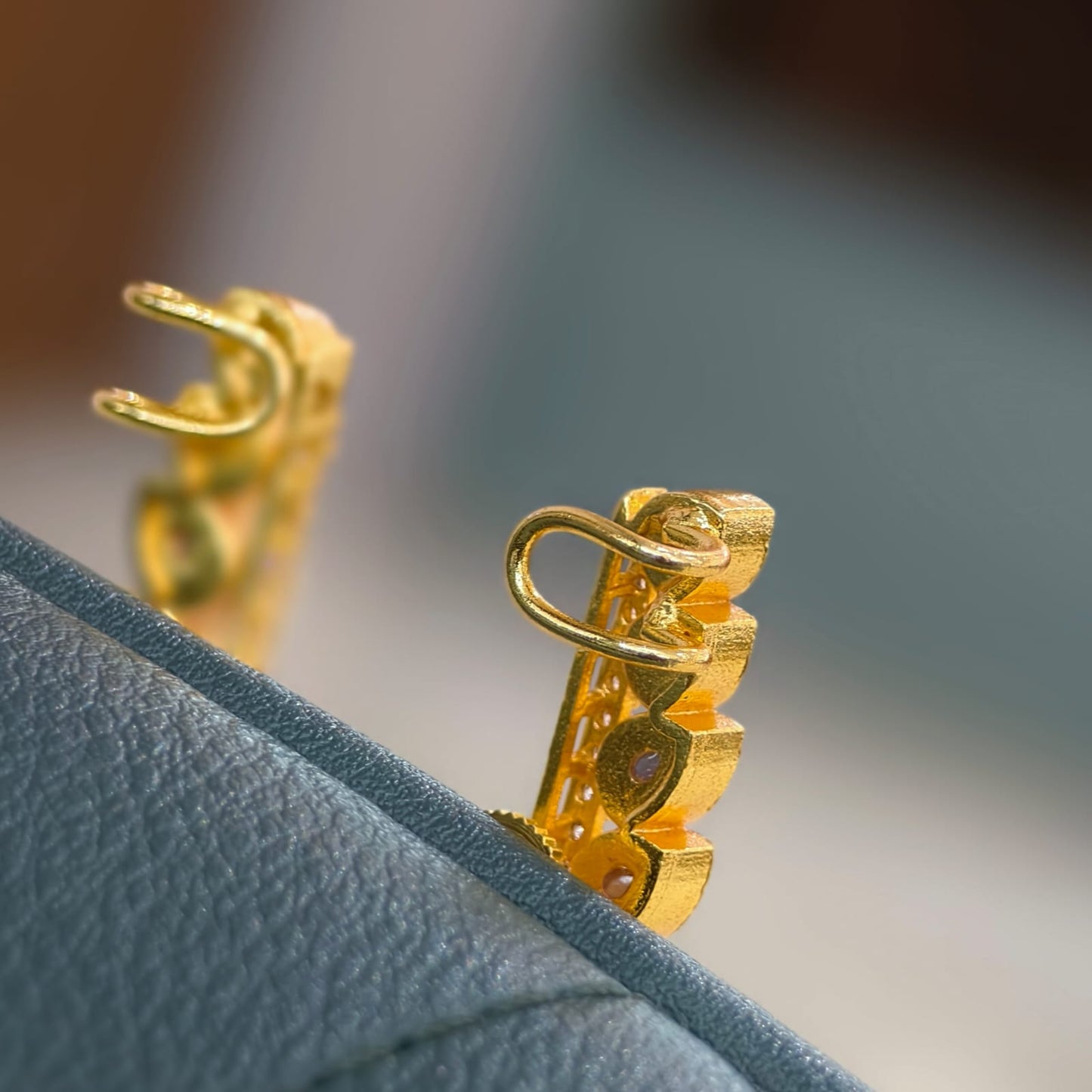 Earcuffs