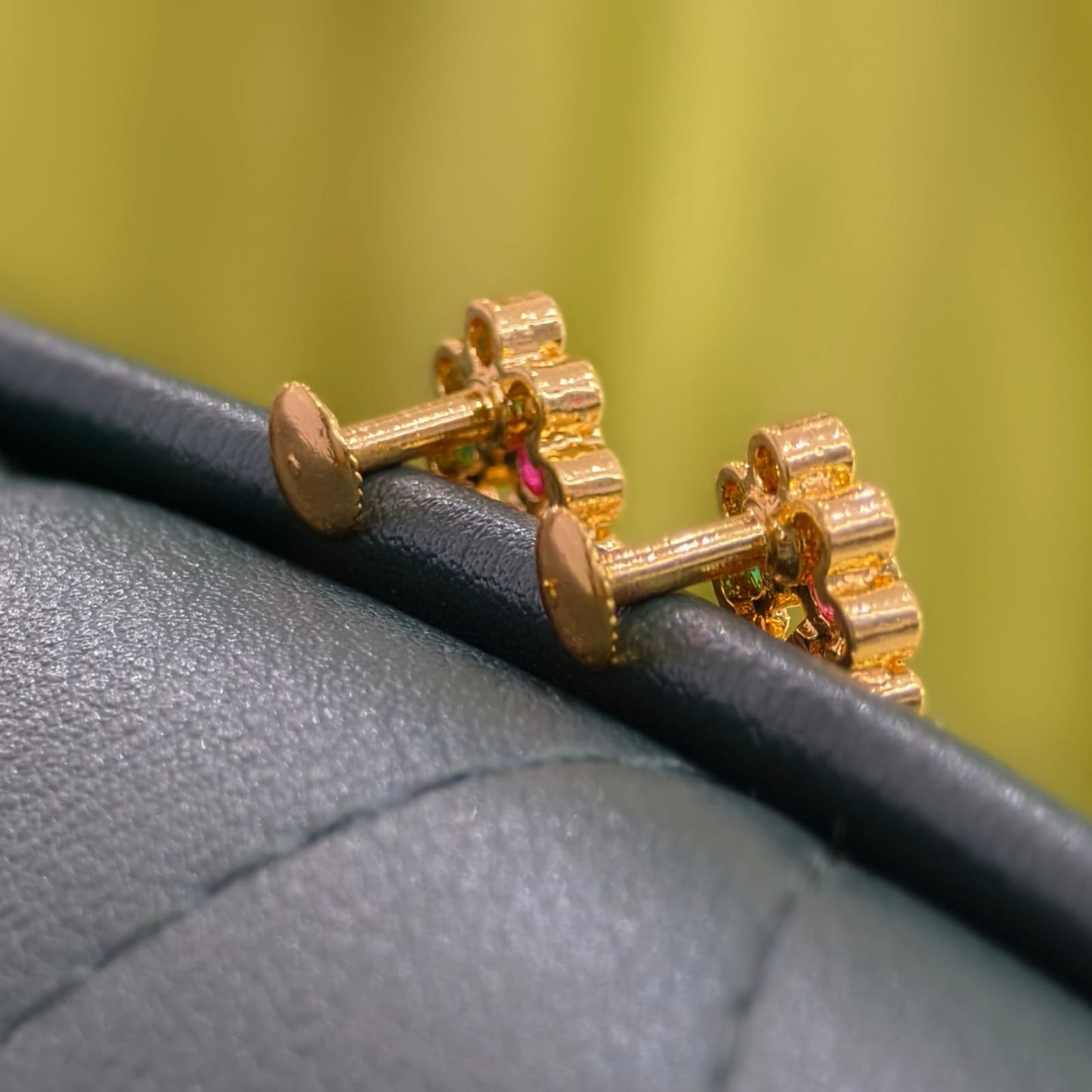 Micro gold Butta Earrings
