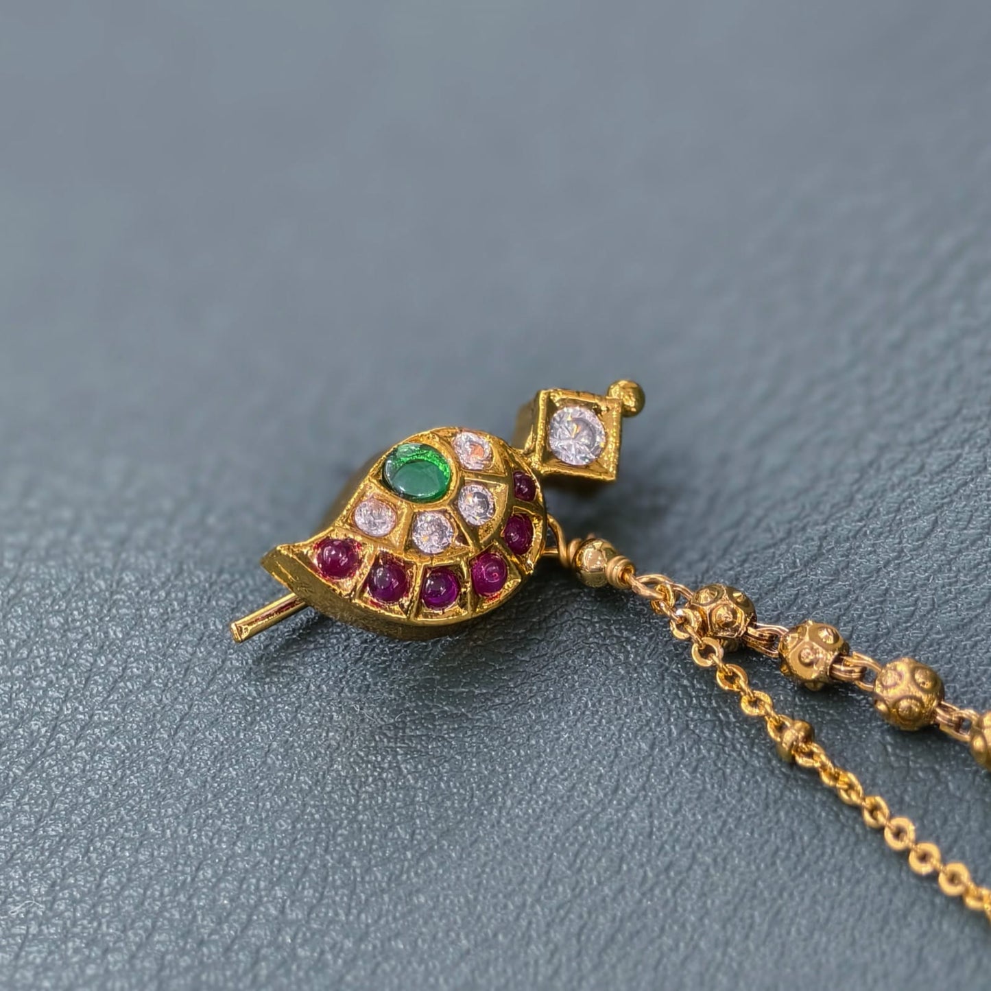 Mini pendant with Earchains