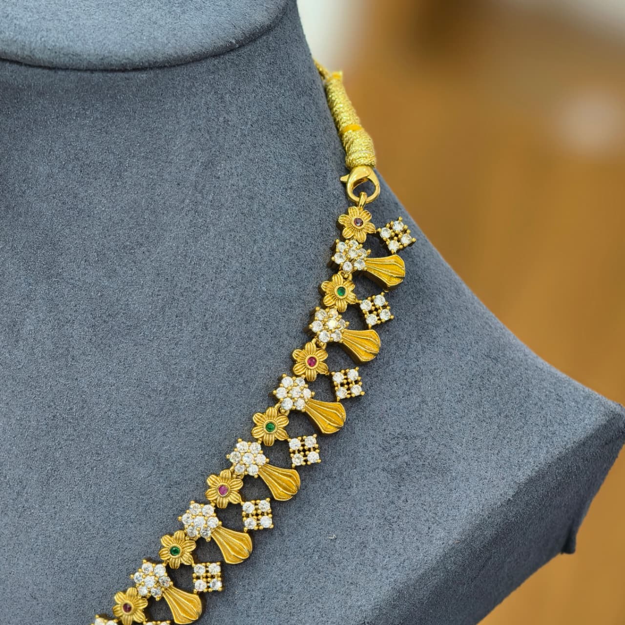 Simple Long neckset