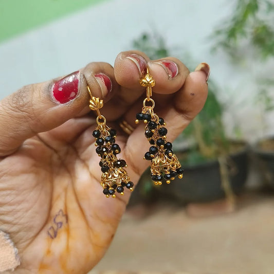 Black beads earrings