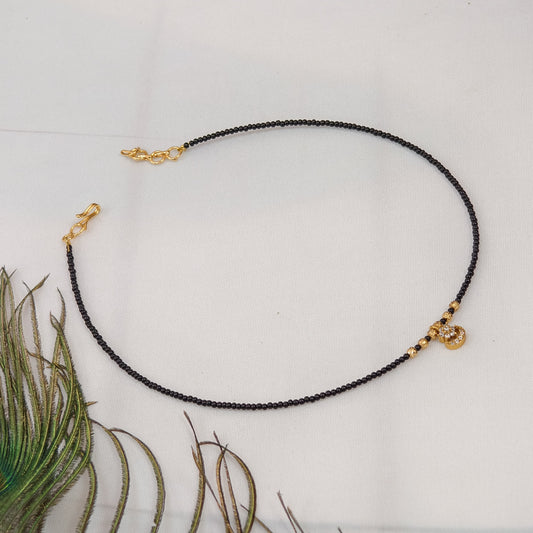 Short black beads