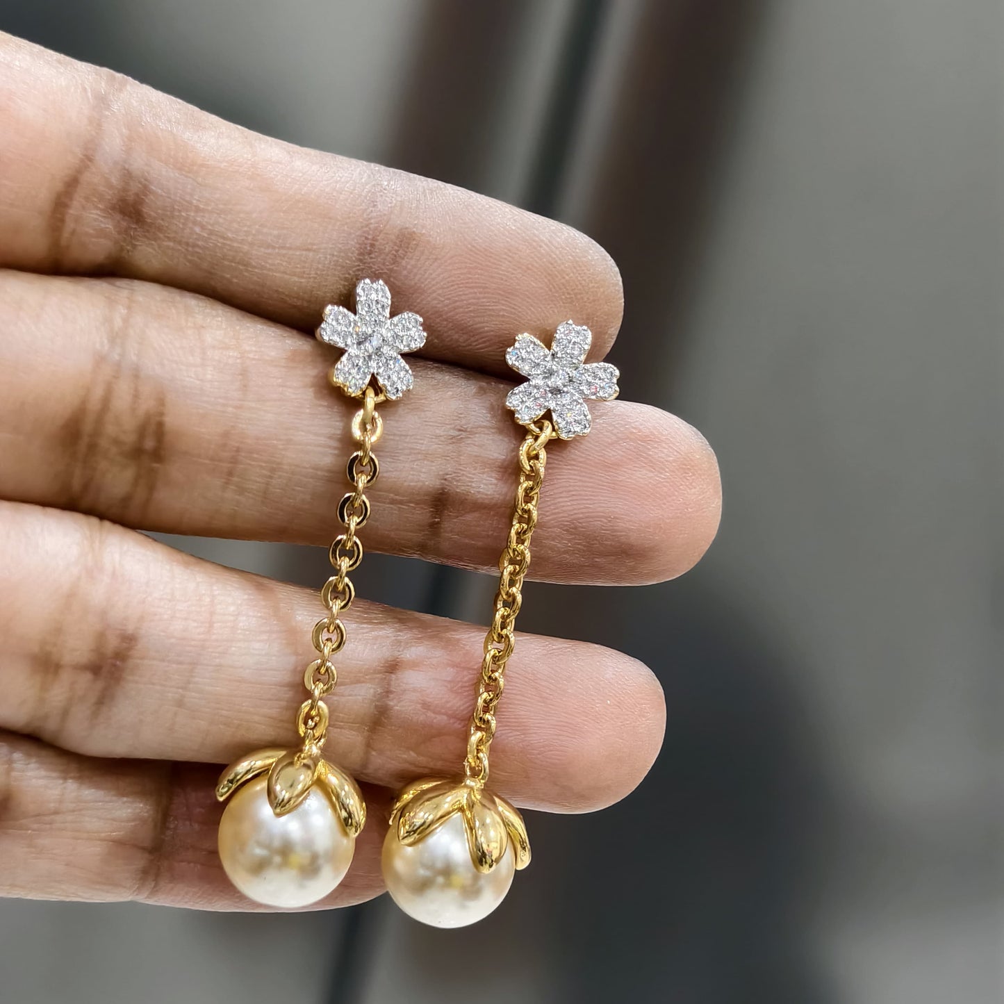 String earrings (diamond finishing)