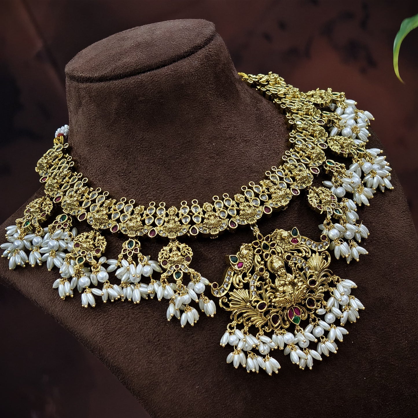 Guttapusalu short haram Neckset