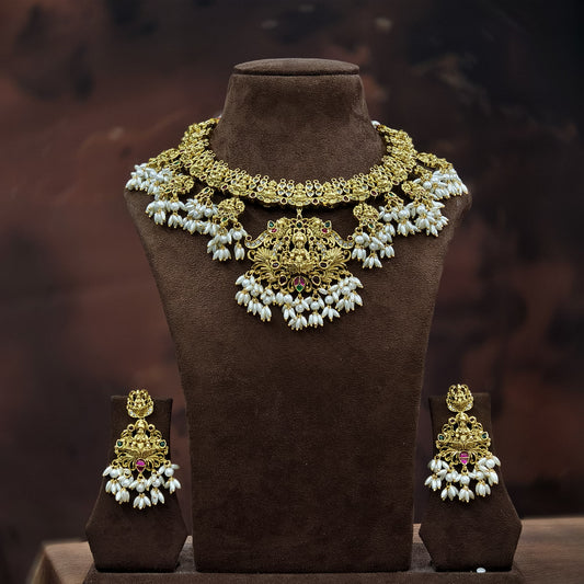 Guttapusalu short haram Neckset