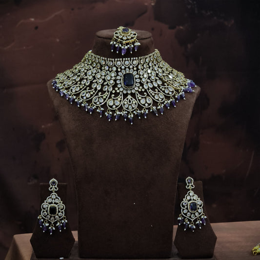 Victorian choker and Neckset