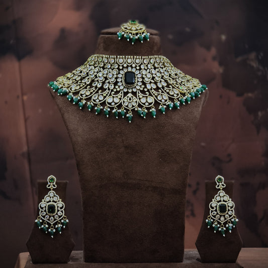 Victorian choker and Neckset
