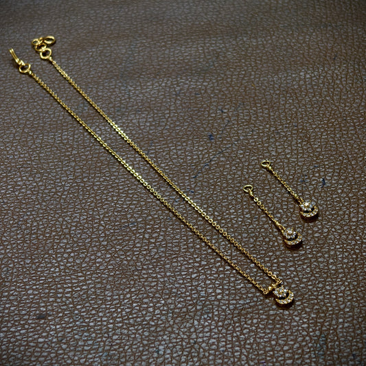 Chain with strings