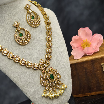 Green neckset